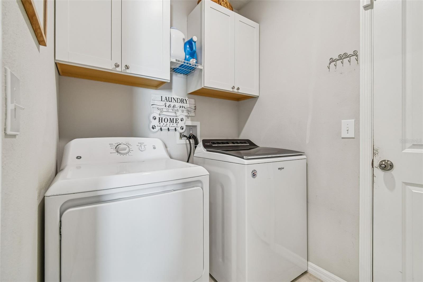 Image 50 of 75 For 984 Olive Conch Street