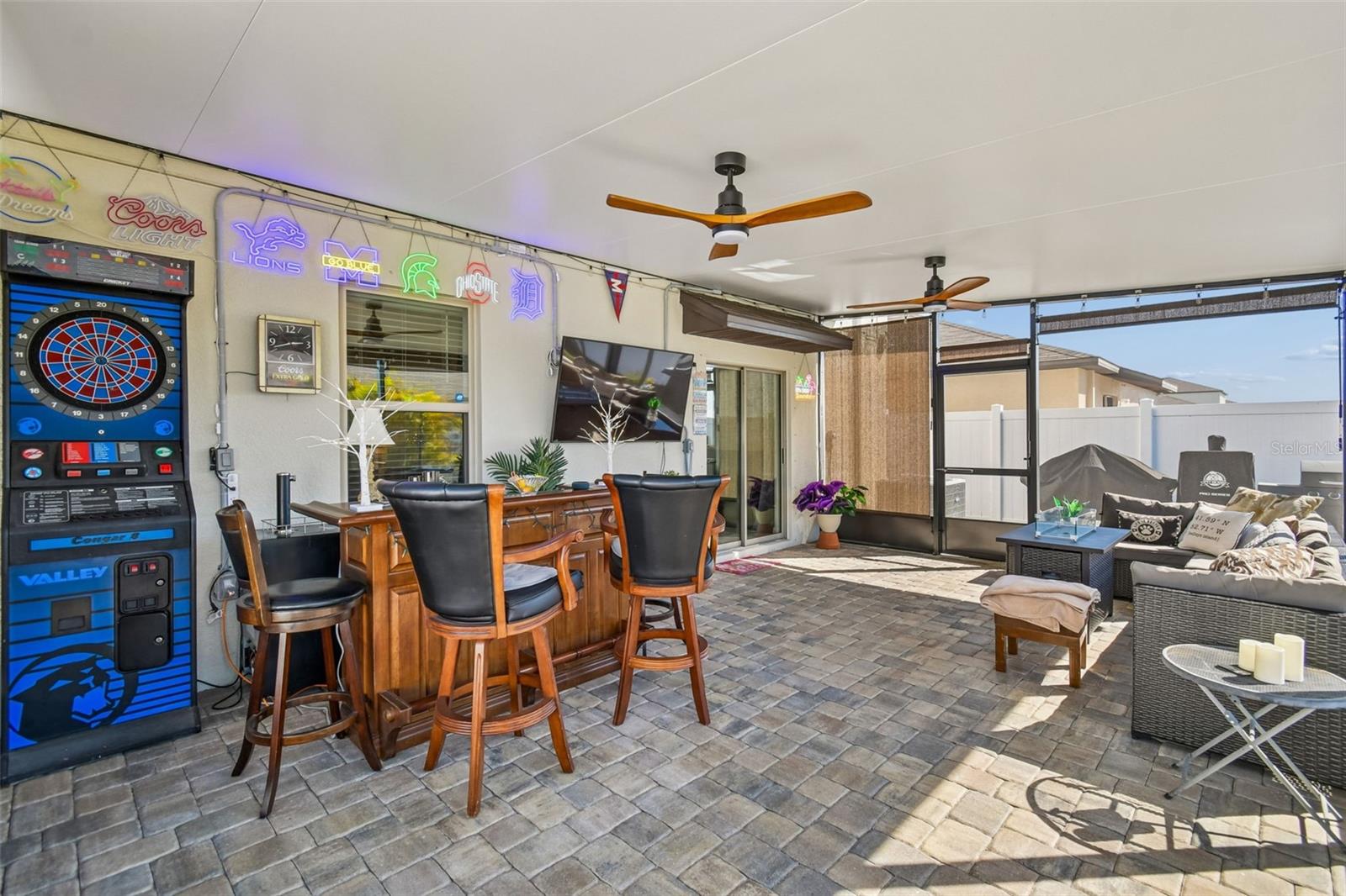 Image 53 of 75 For 984 Olive Conch Street