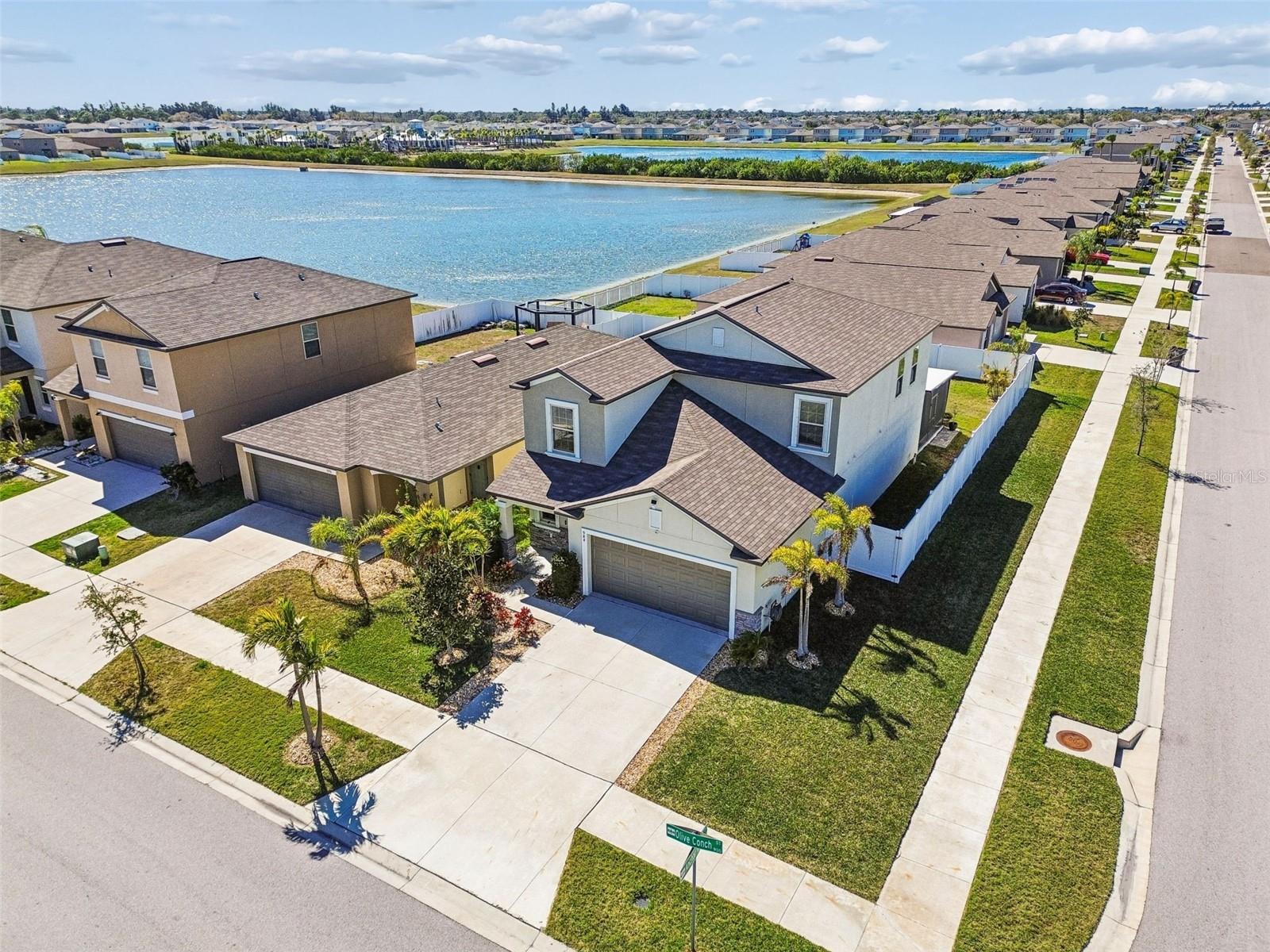 Image 60 of 75 For 984 Olive Conch Street