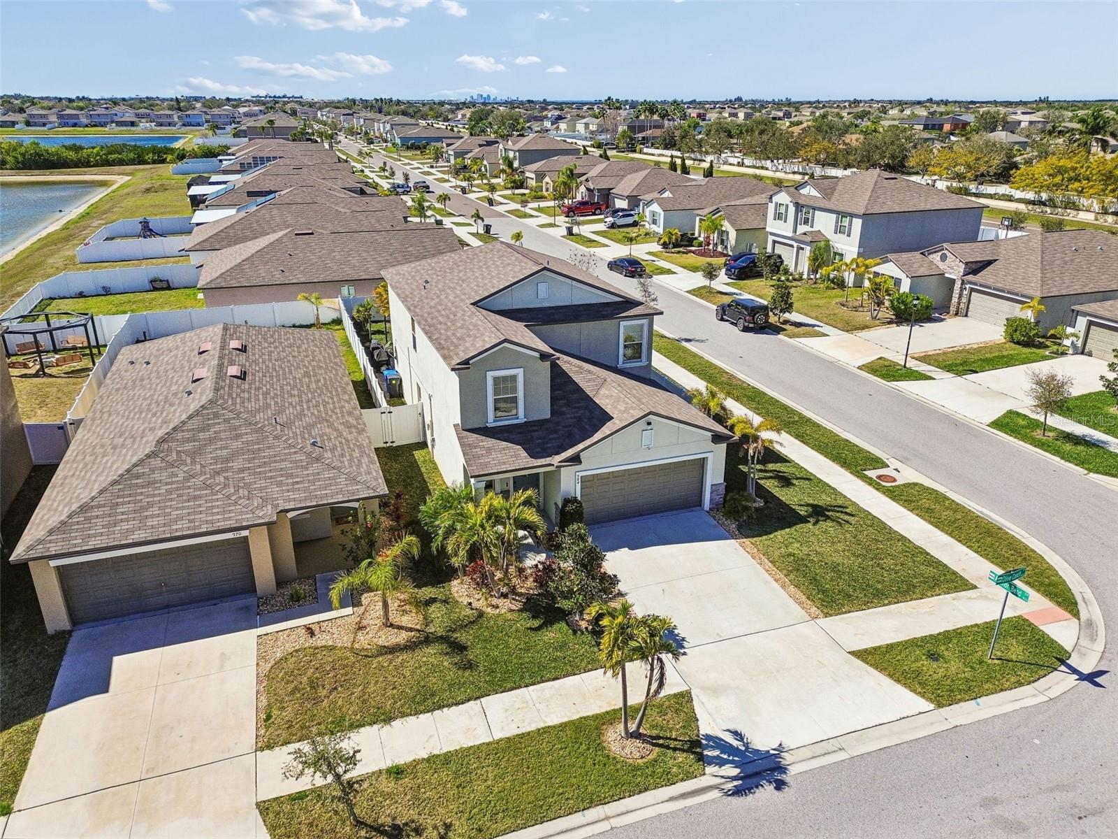 Image 62 of 75 For 984 Olive Conch Street