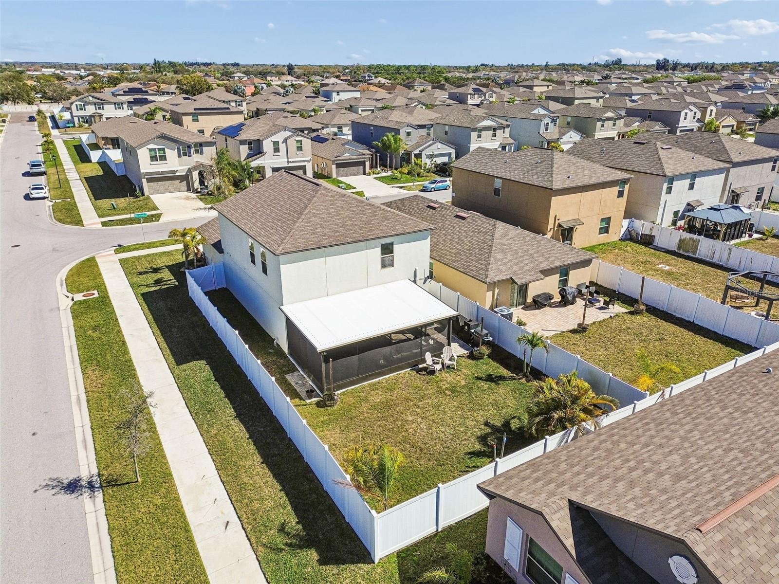 Image 63 of 75 For 984 Olive Conch Street