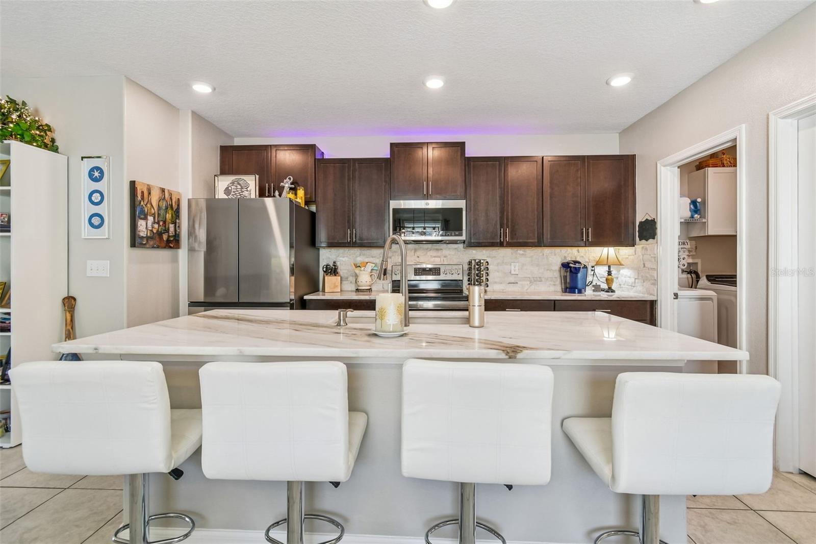 Image 9 of 75 For 984 Olive Conch Street