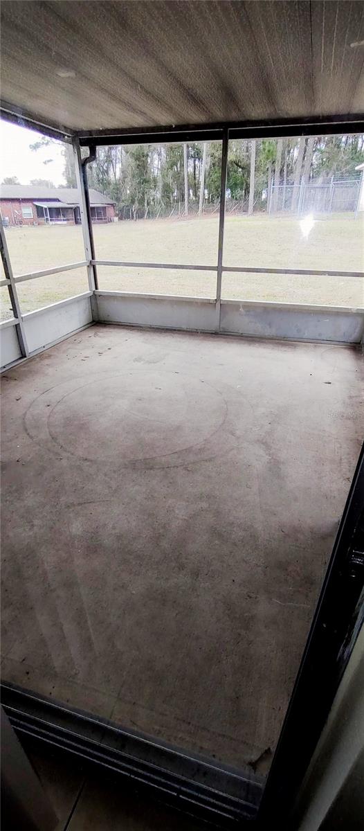 Image 15 of 16 For 9525 Lake Park Drive 9525