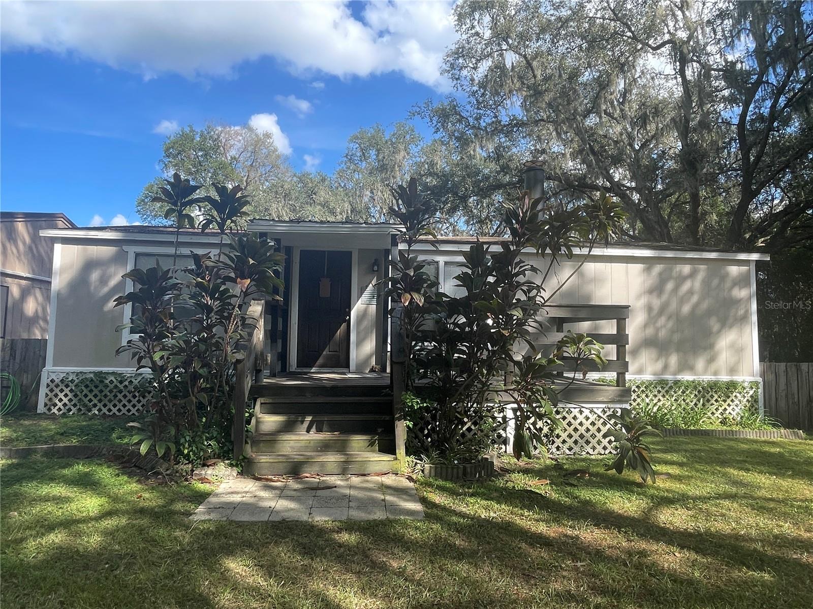 Details for 8824 Overlook Dr, WESLEY CHAPEL, FL 33545