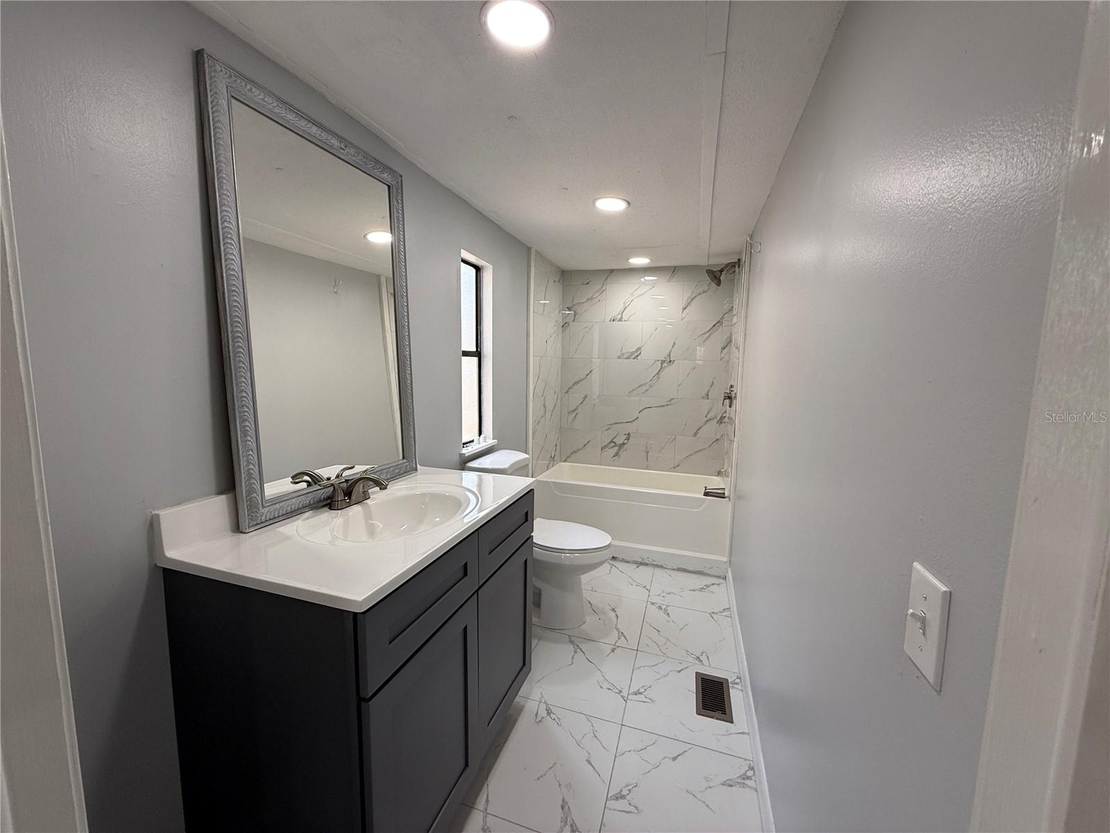 Image 20 of 33 For 8824 Overlook Dr