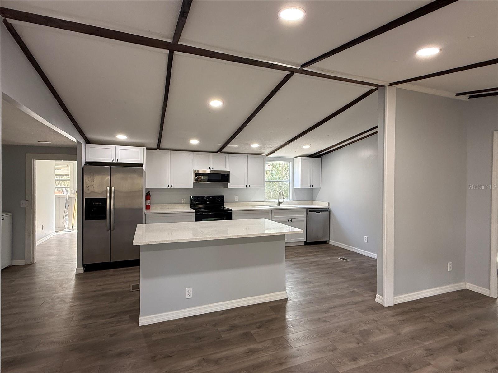 Image 5 of 33 For 8824 Overlook Dr