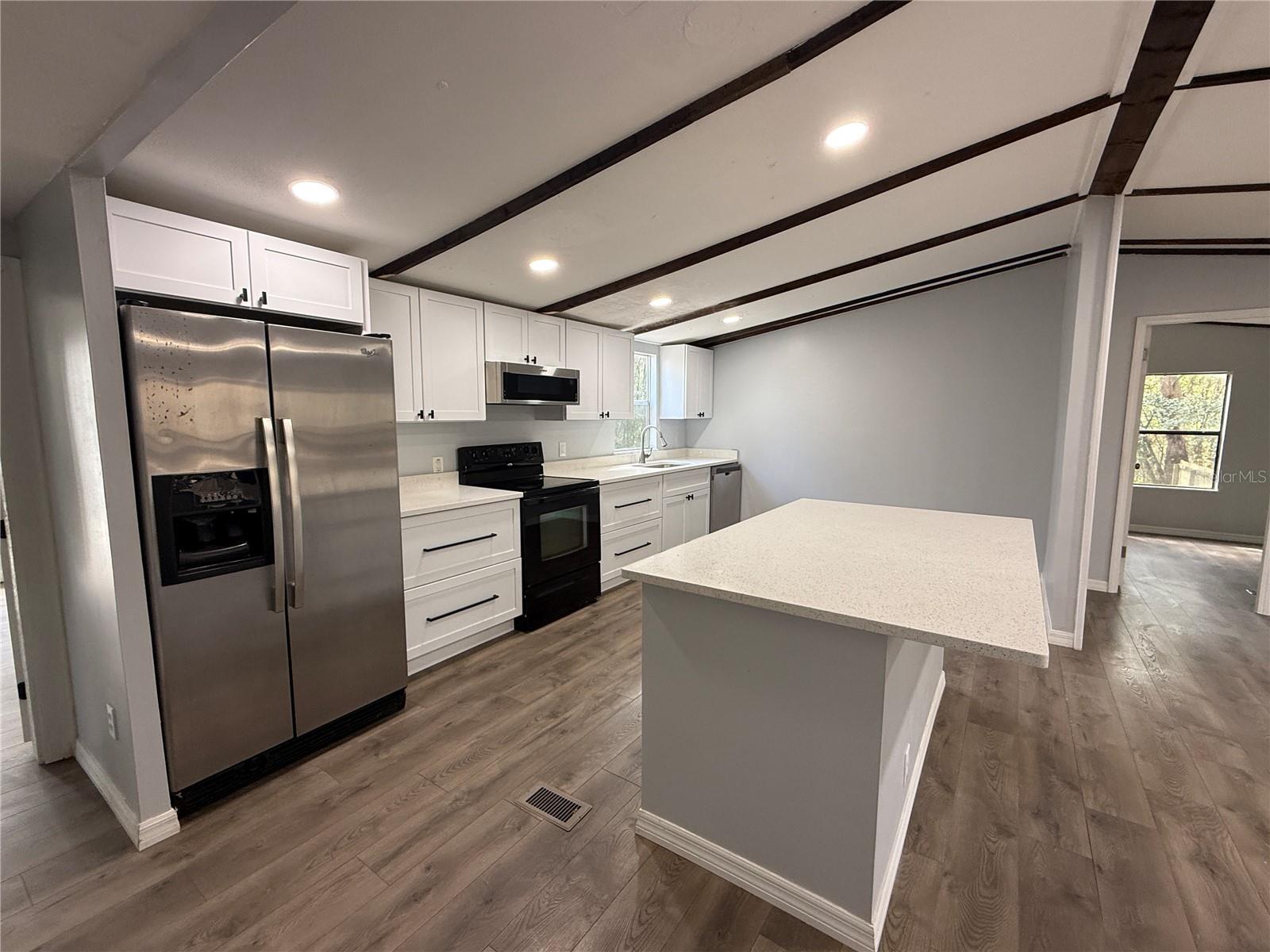 Image 7 of 33 For 8824 Overlook Dr