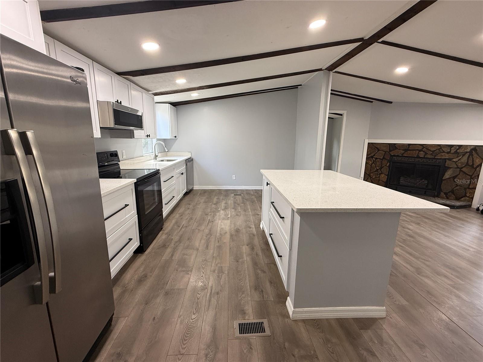 Image 8 of 33 For 8824 Overlook Dr