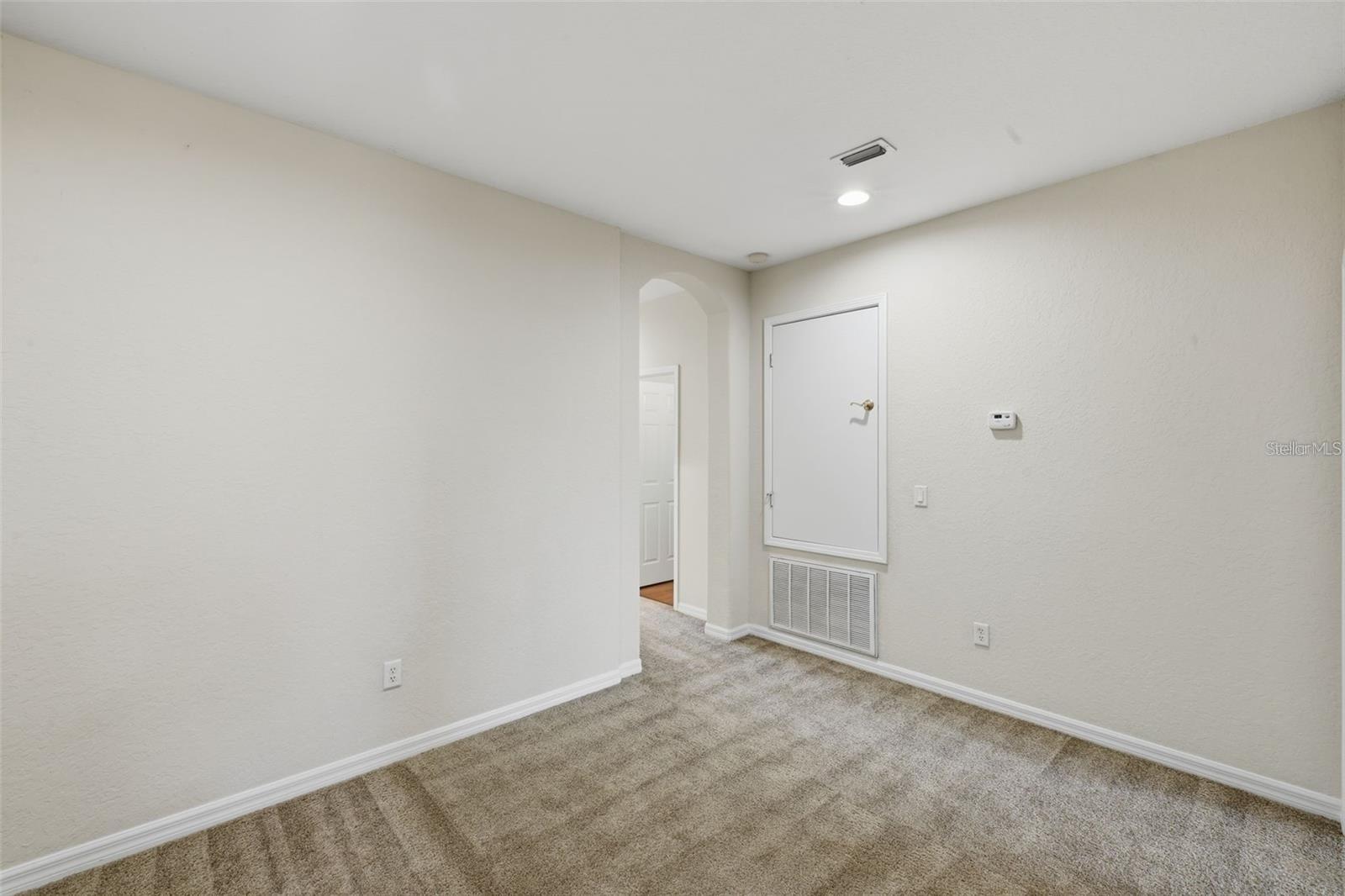 Image 13 of 32 For 3914 Silverlake Way