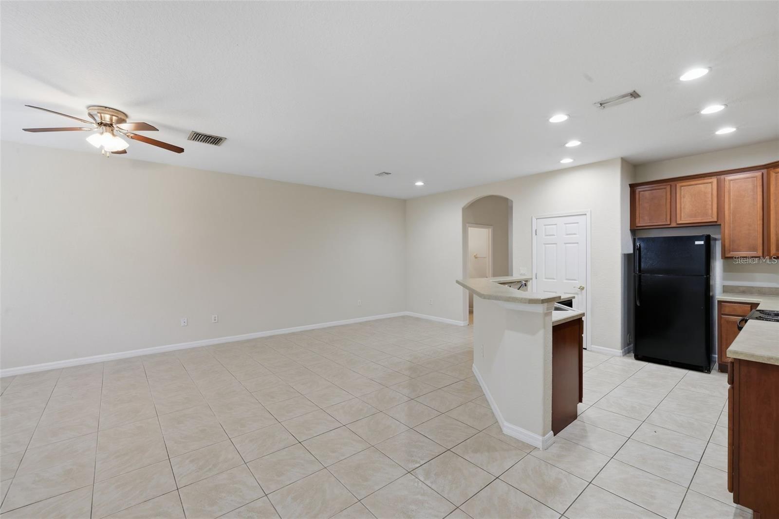 Image 4 of 32 For 3914 Silverlake Way