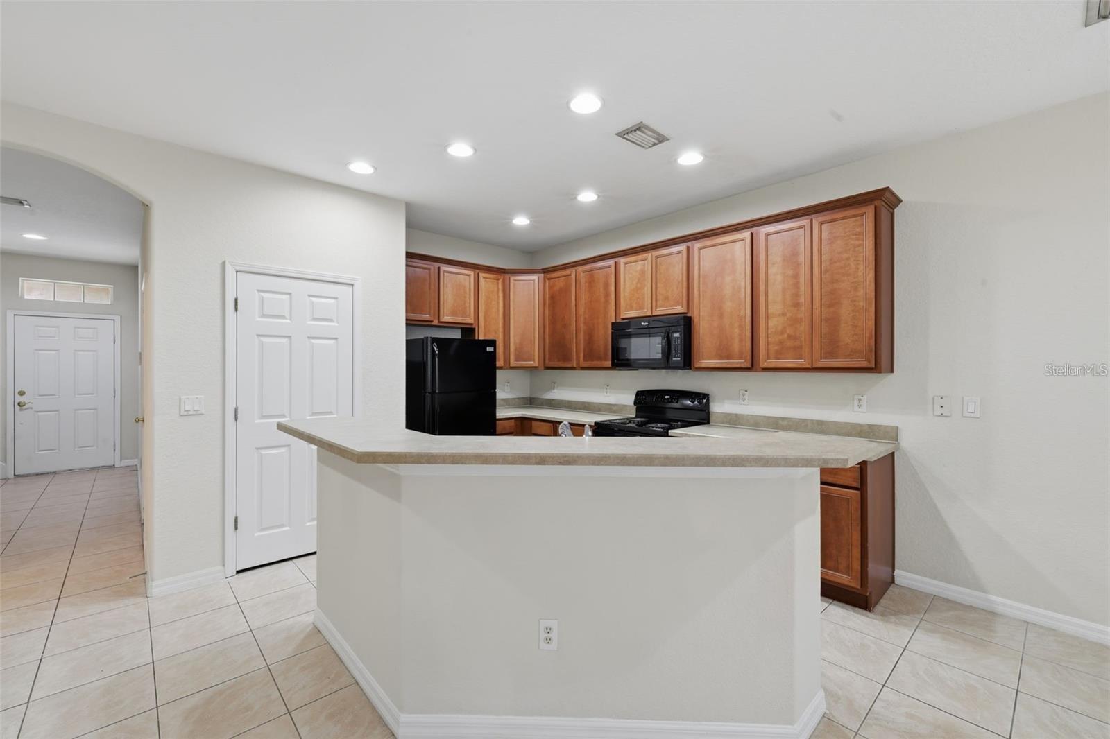 Image 6 of 32 For 3914 Silverlake Way