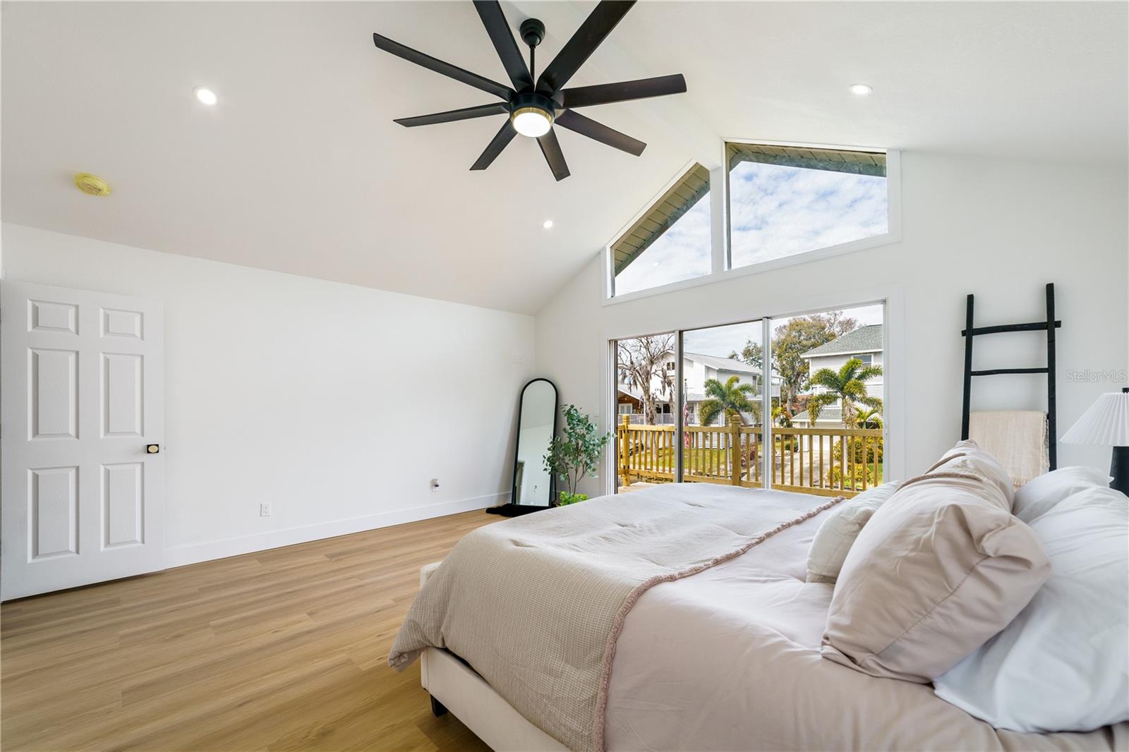 Image 33 of 59 For 3149 Canal Drive