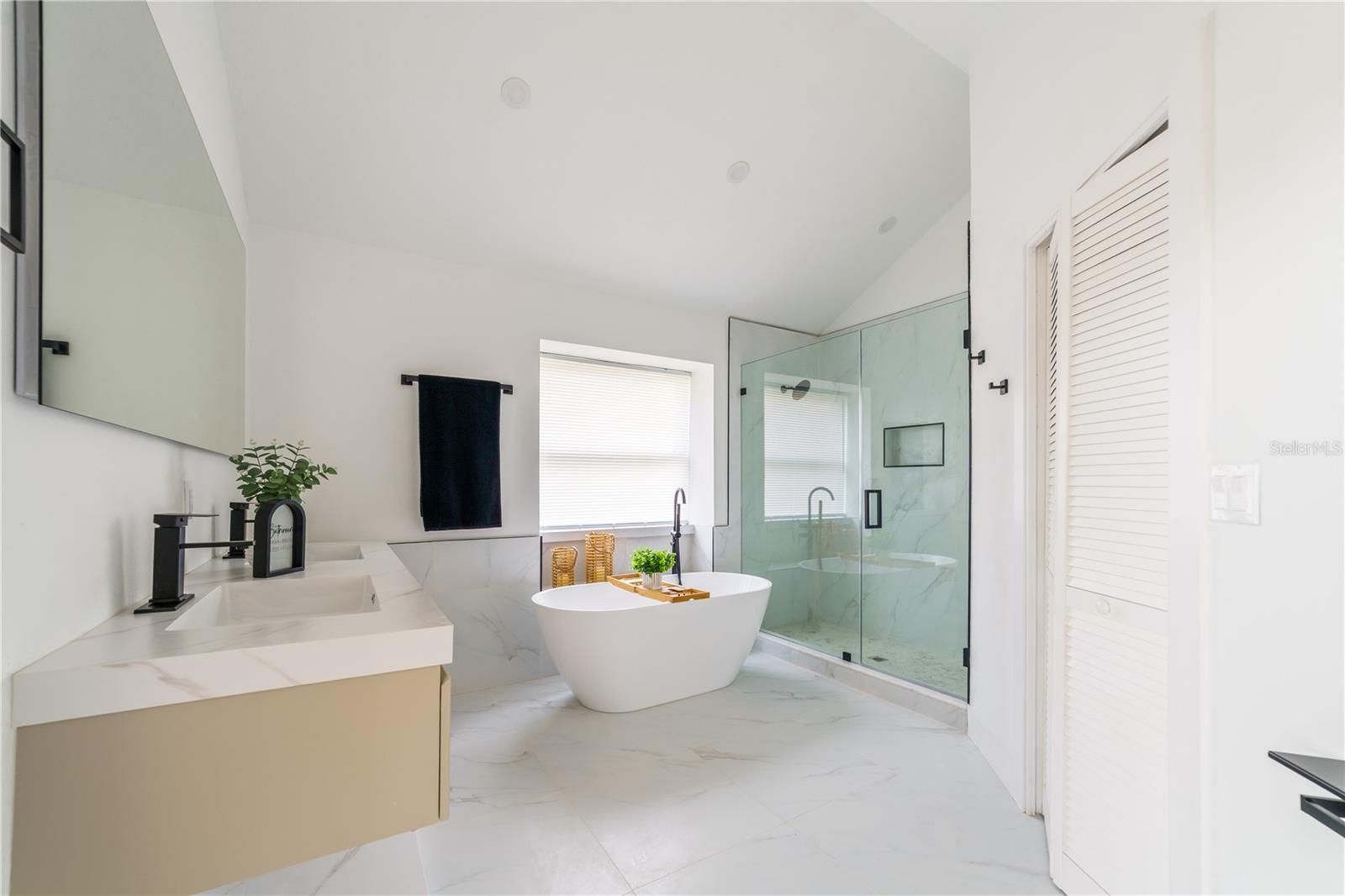 Image 34 of 59 For 3149 Canal Drive