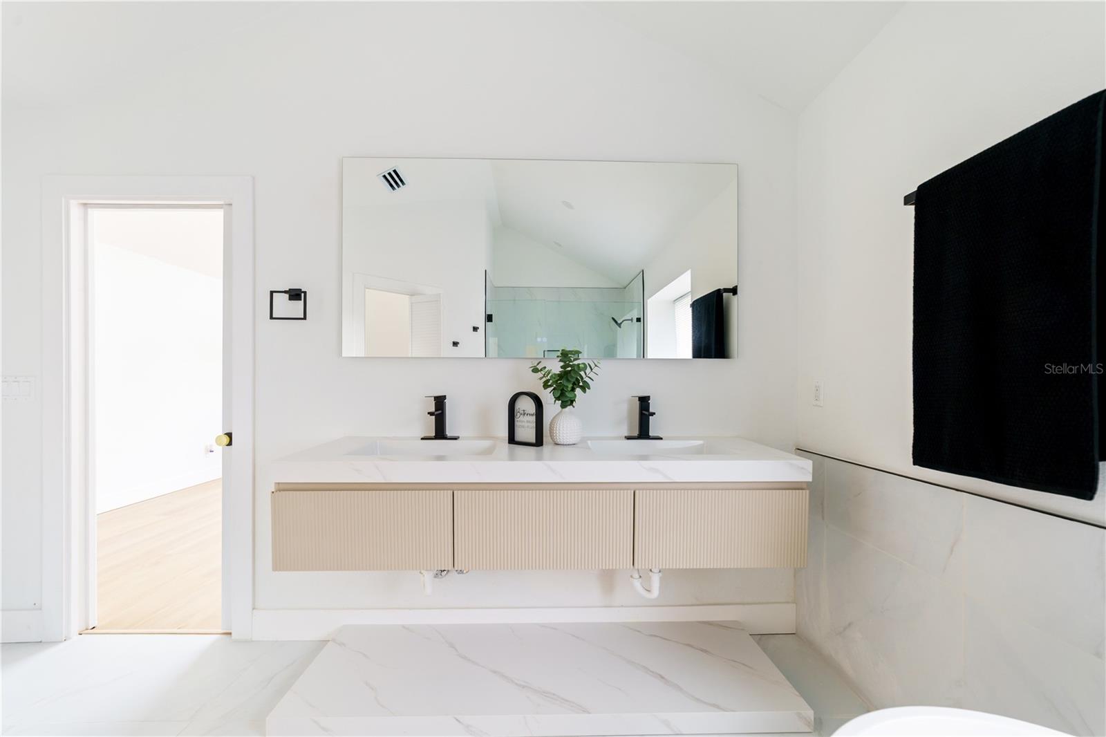 Image 40 of 59 For 3149 Canal Drive