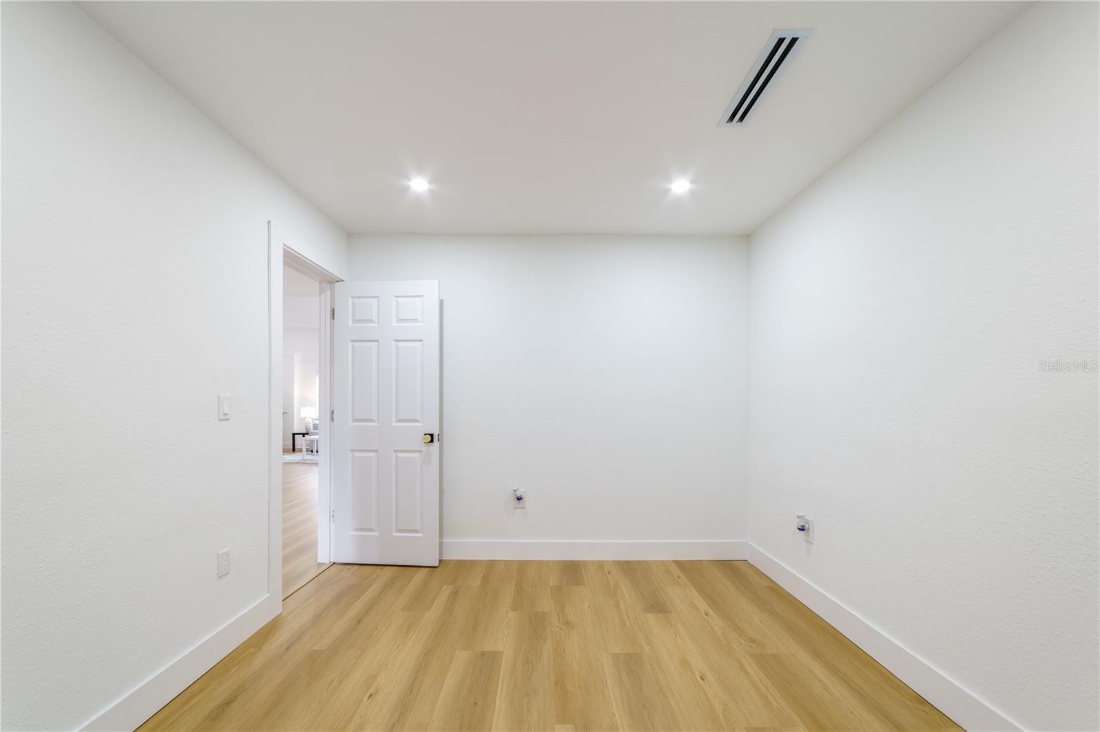 Image 7 of 59 For 3149 Canal Drive