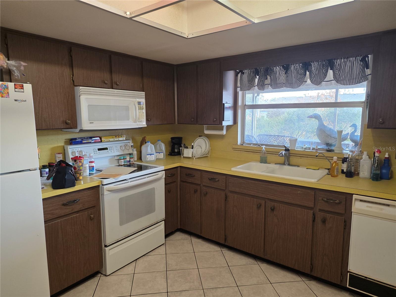 Image 11 of 33 For 22368 Weeks Boulevard