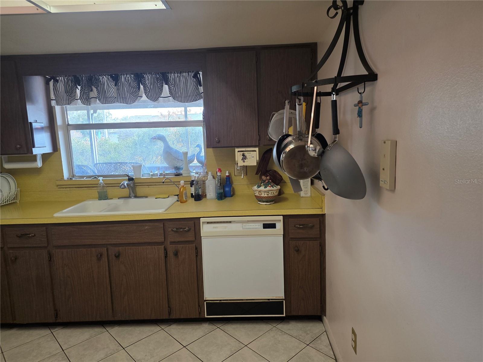 Image 12 of 33 For 22368 Weeks Boulevard