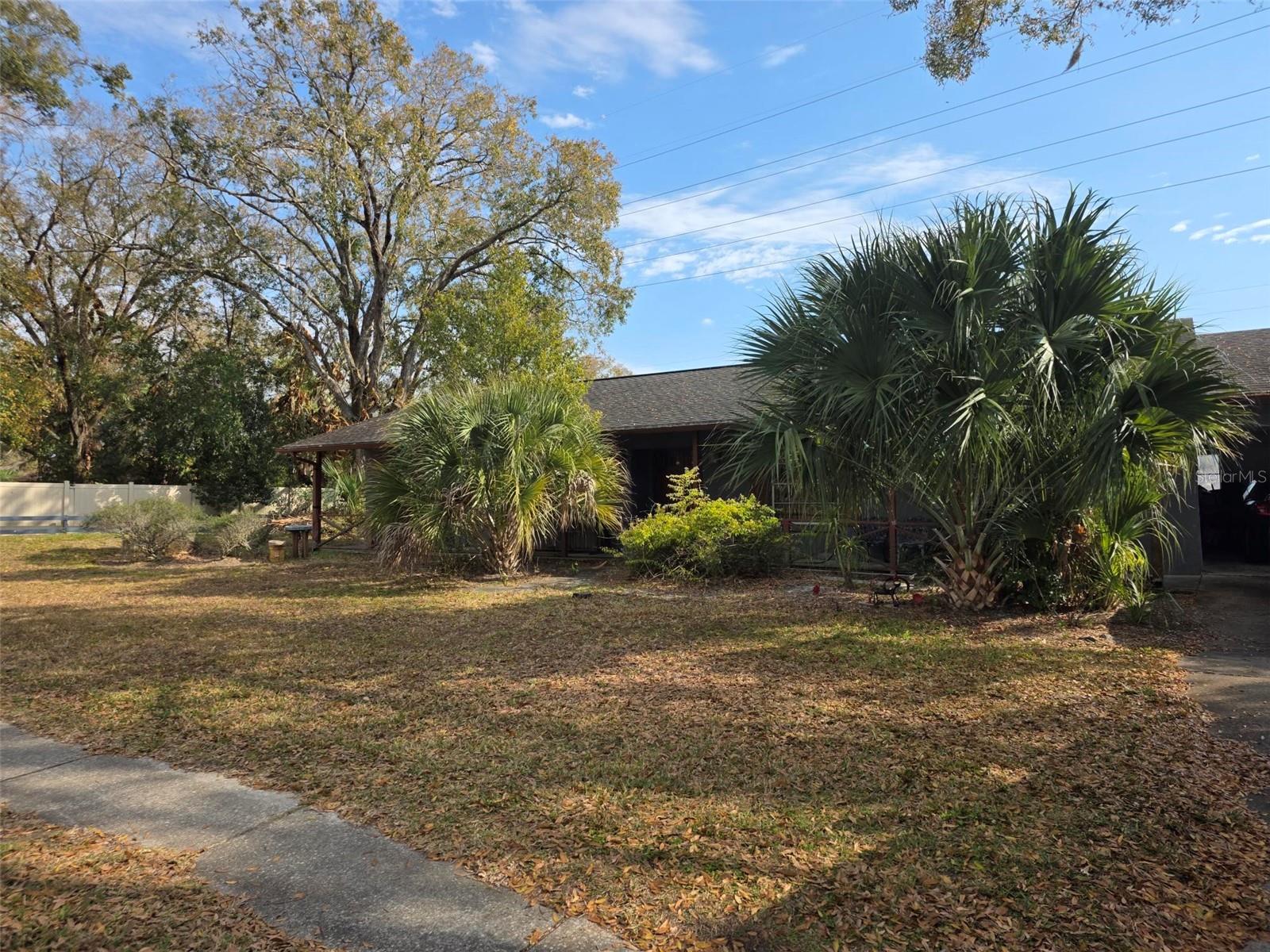 Image 28 of 33 For 22368 Weeks Boulevard