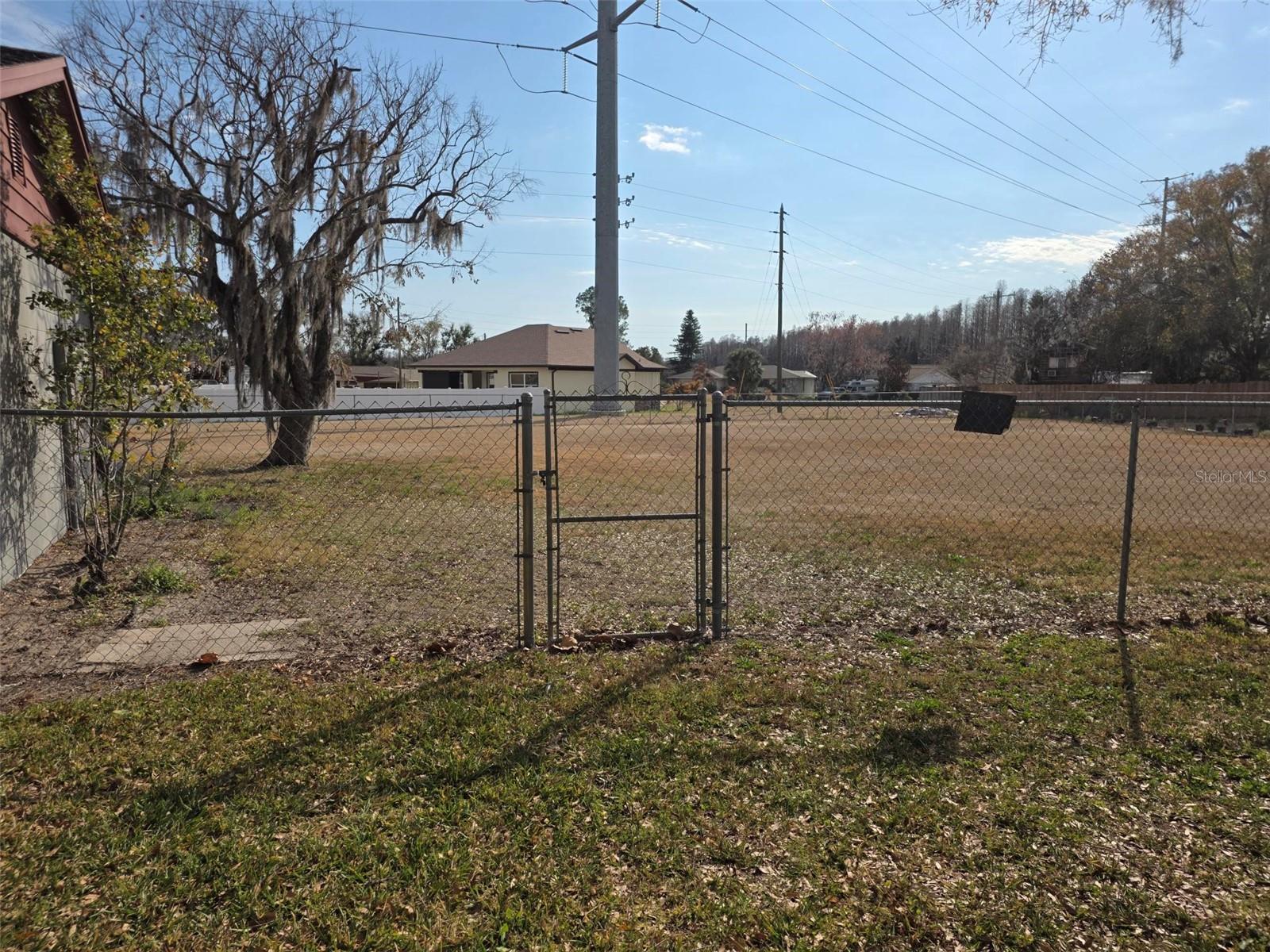 Image 30 of 33 For 22368 Weeks Boulevard