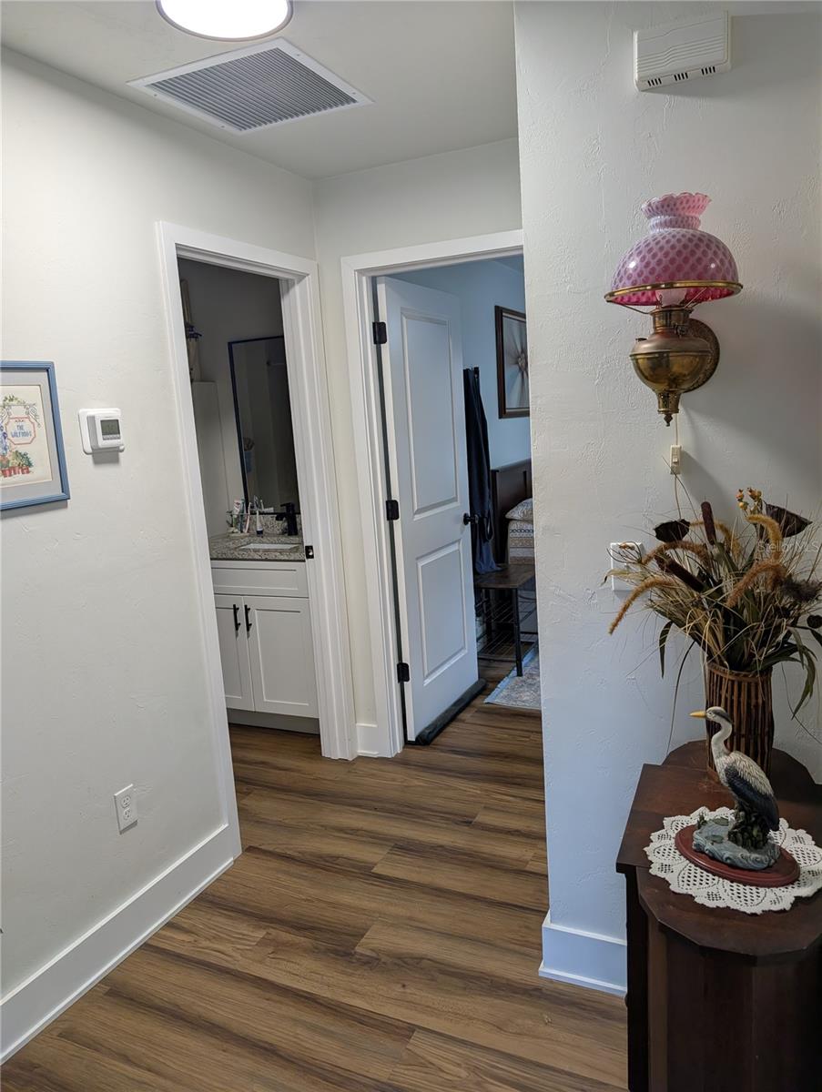 Image 10 of 30 For 11190 100th Avenue