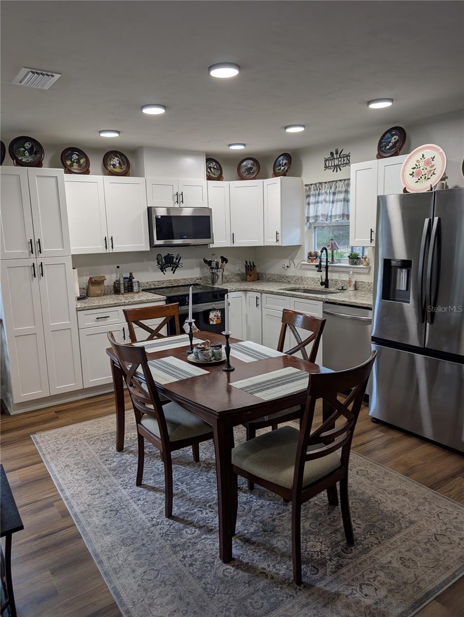 Image 13 of 30 For 11190 100th Avenue