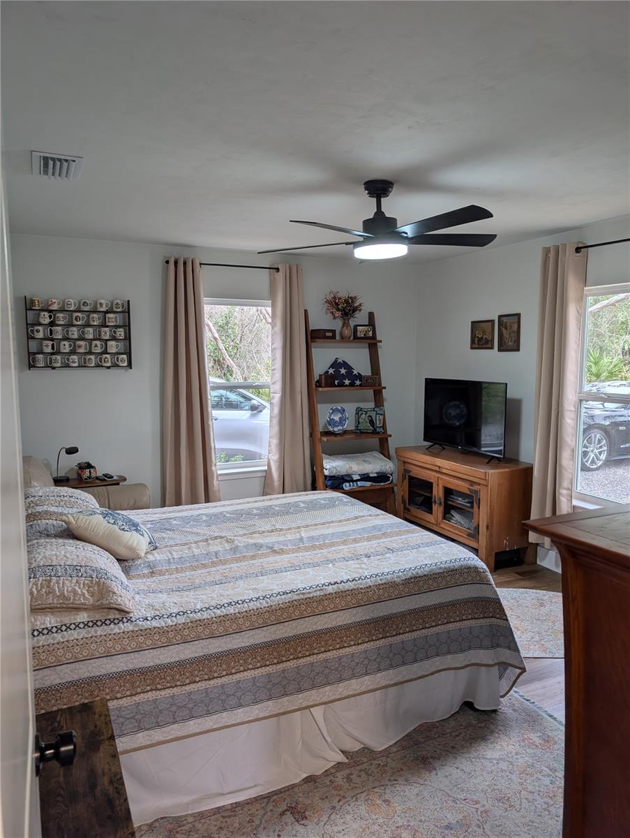 Image 19 of 30 For 11190 100th Avenue