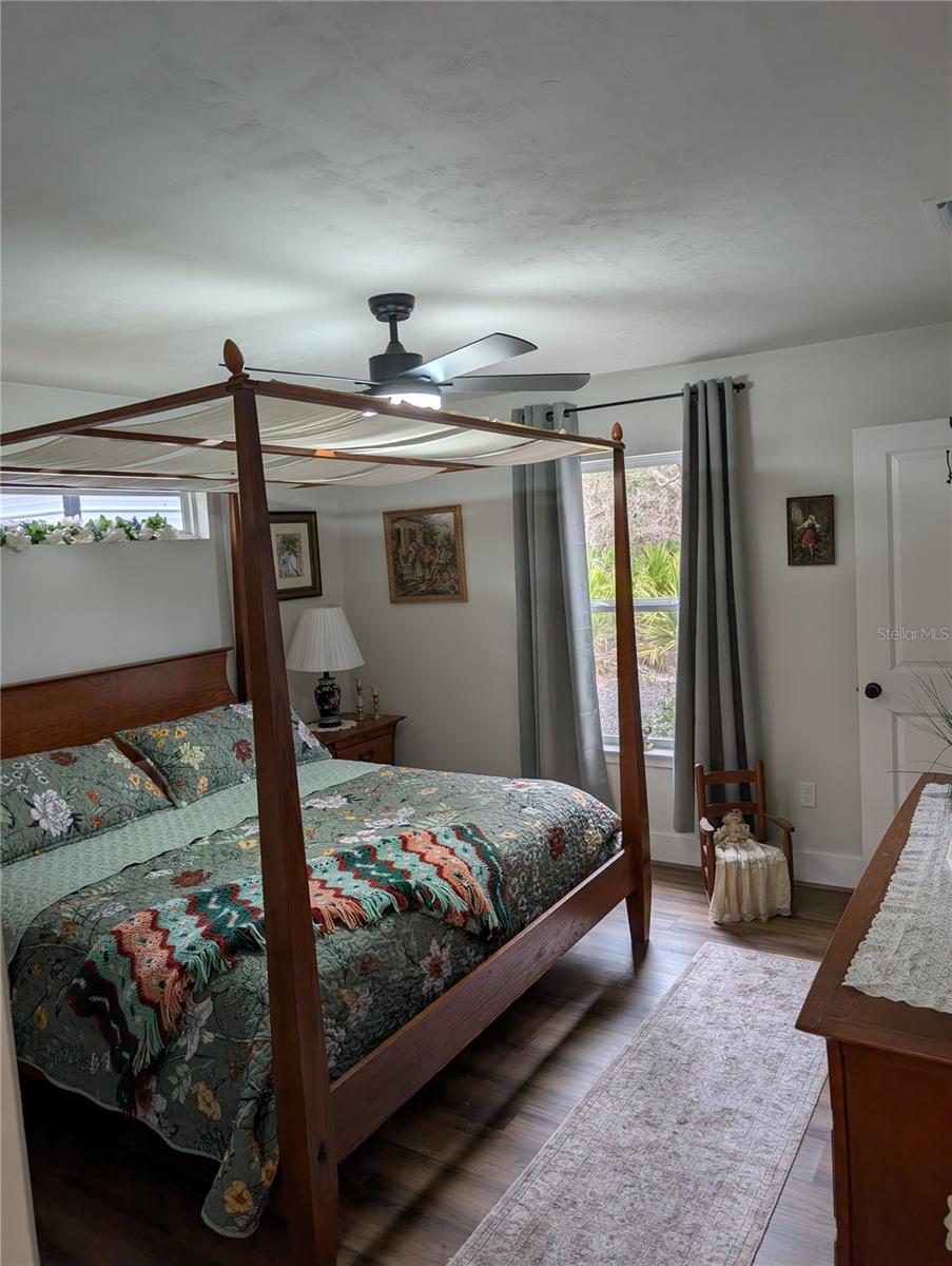 Image 22 of 30 For 11190 100th Avenue