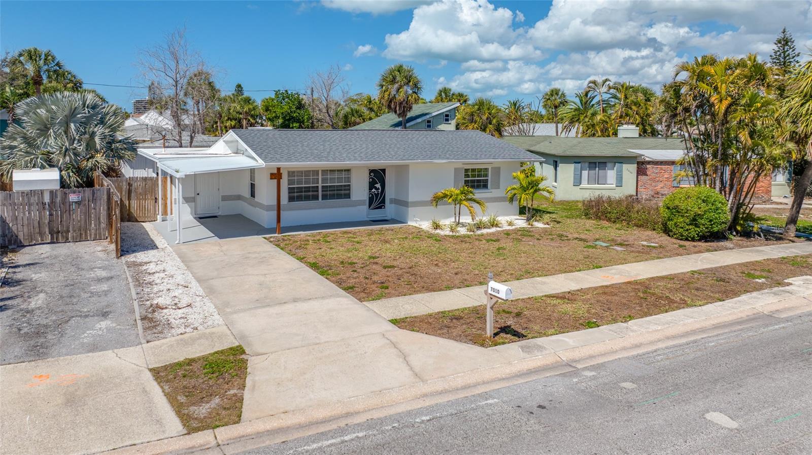 Image 3 of 52 For 7010 Boca Ciega Drive