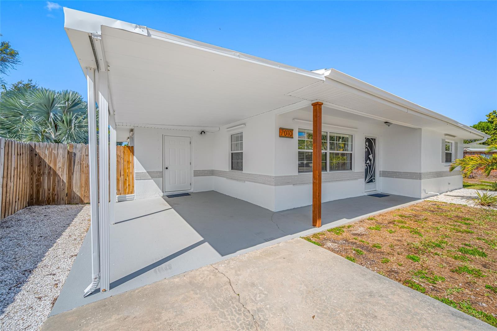 Image 4 of 52 For 7010 Boca Ciega Drive