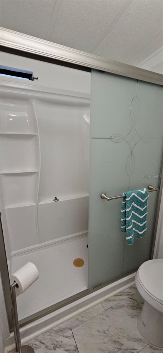 Listing photo id 10 for 1727 Button St  180