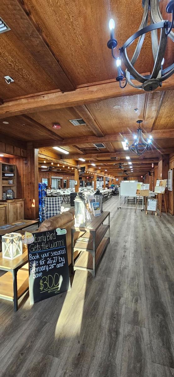 Listing photo id 14 for 1727 Button St  180