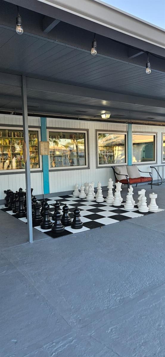 Listing photo id 17 for 1727 Button St  180