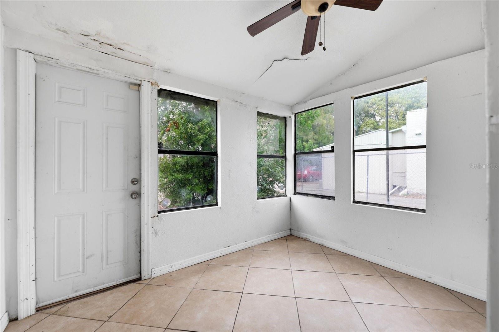 Image 14 of 21 For 1919 Quincy Street S