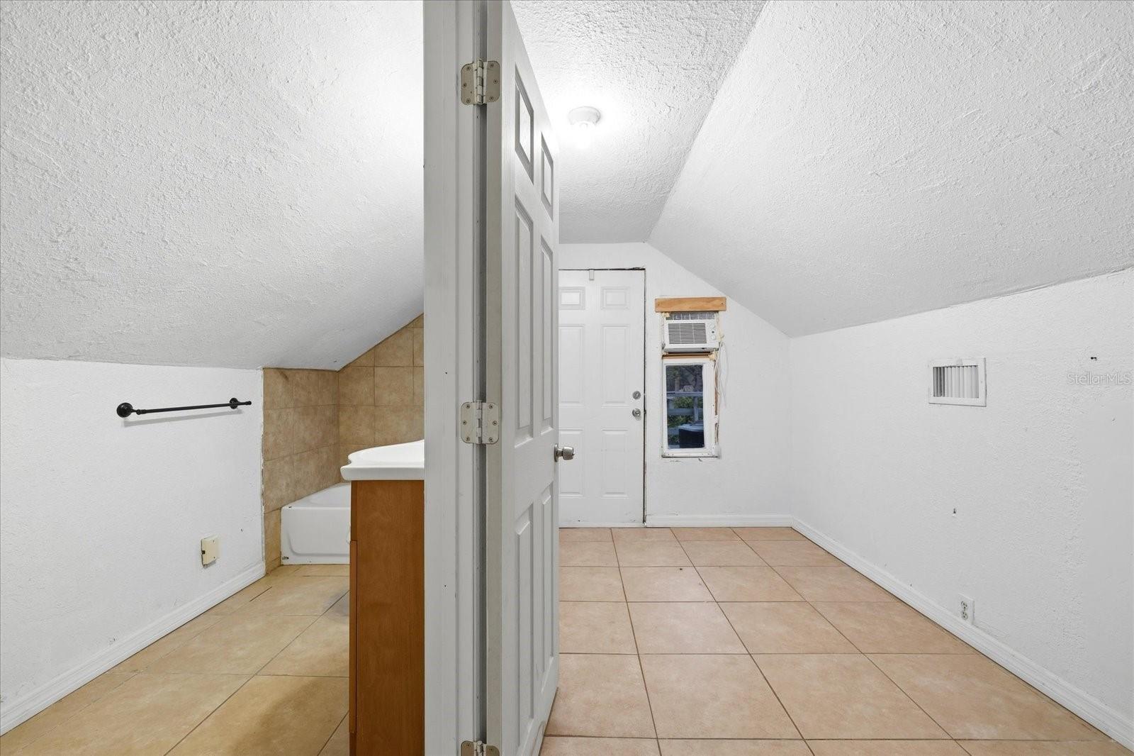 Image 15 of 21 For 1919 Quincy Street S