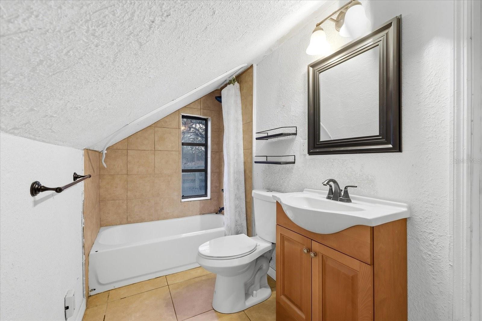 Image 17 of 21 For 1919 Quincy Street S