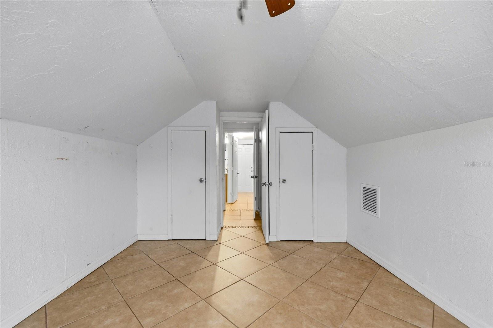 Image 19 of 21 For 1919 Quincy Street S