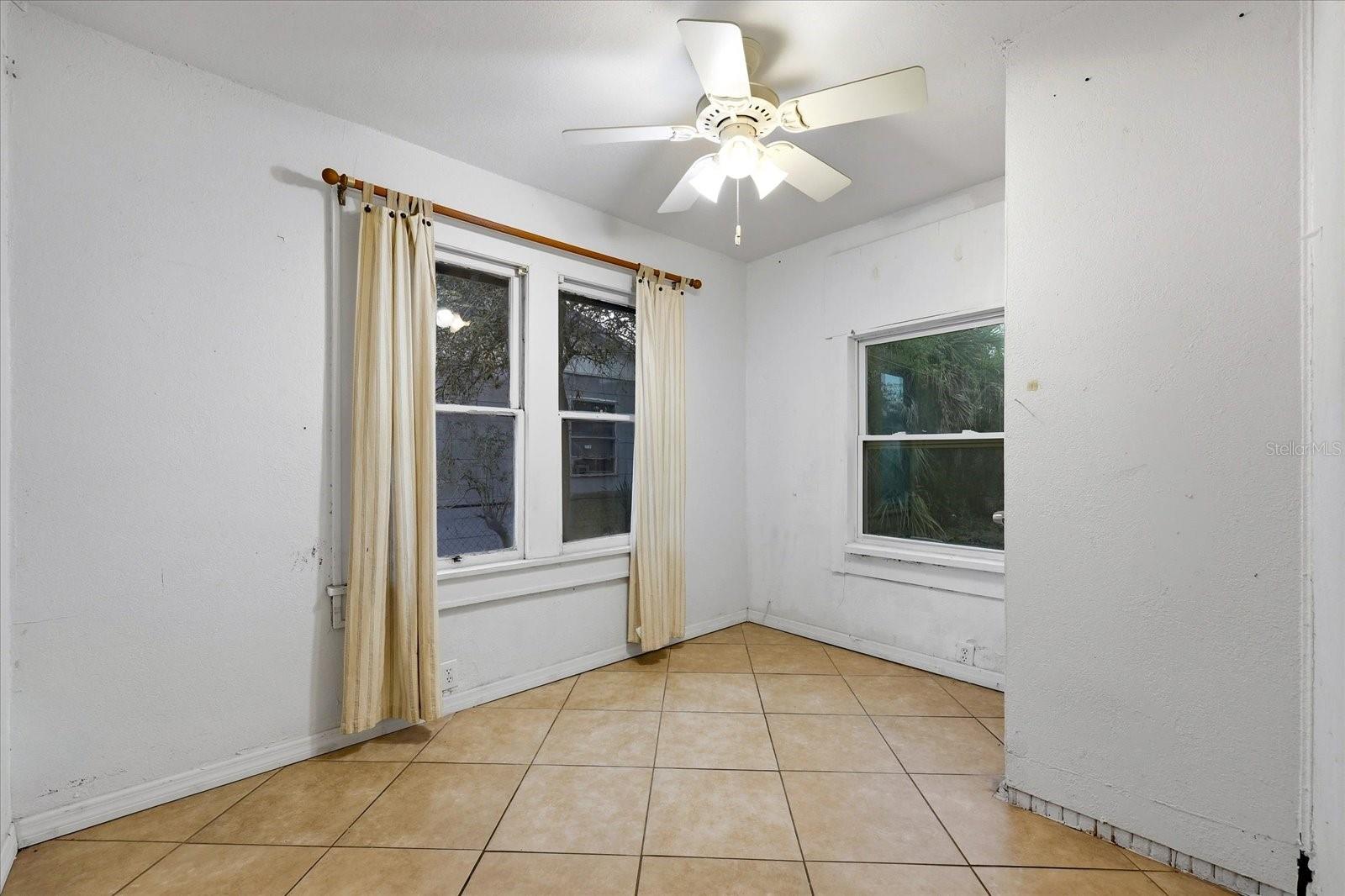 Image 8 of 21 For 1919 Quincy Street S