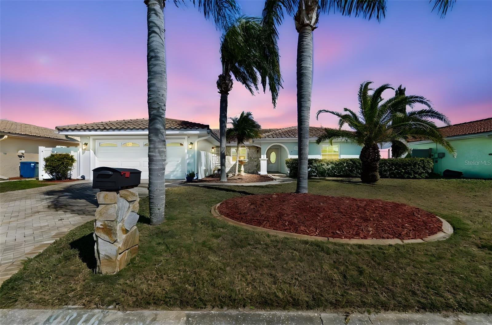 Image 3 of 50 For 9816 San Sebastian Way