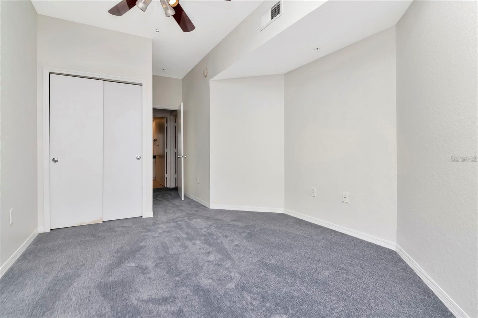 Image 20 of 37 For 504 Armenia Avenue 1311