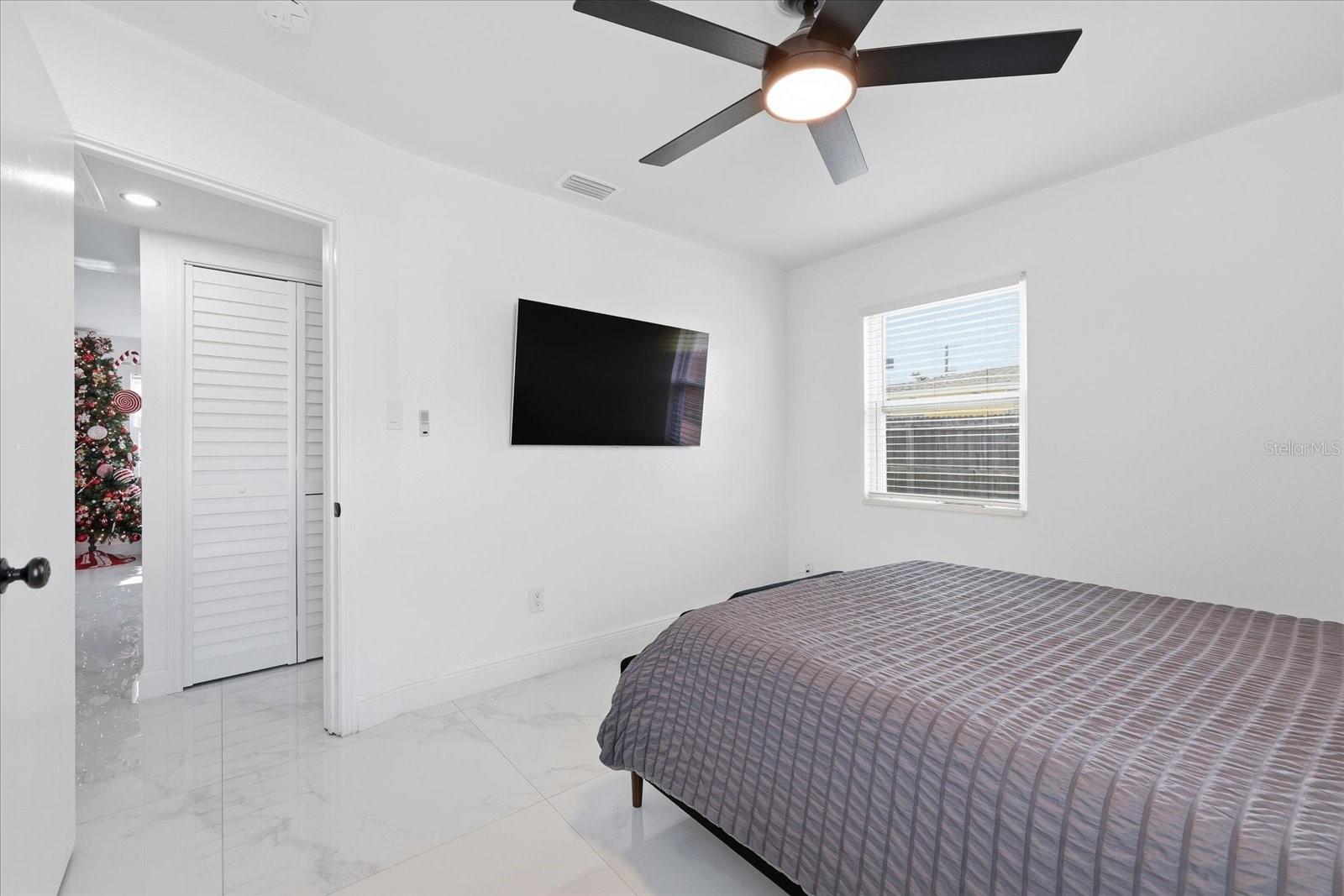 Image 14 of 26 For 2521 Minnehaha Street