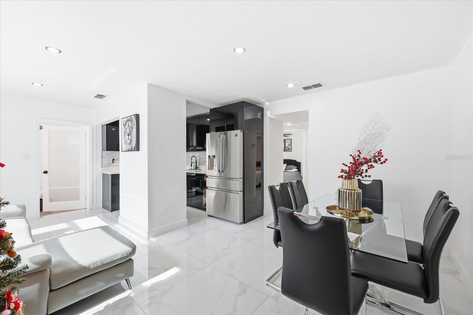 Image 2 of 26 For 2521 Minnehaha Street