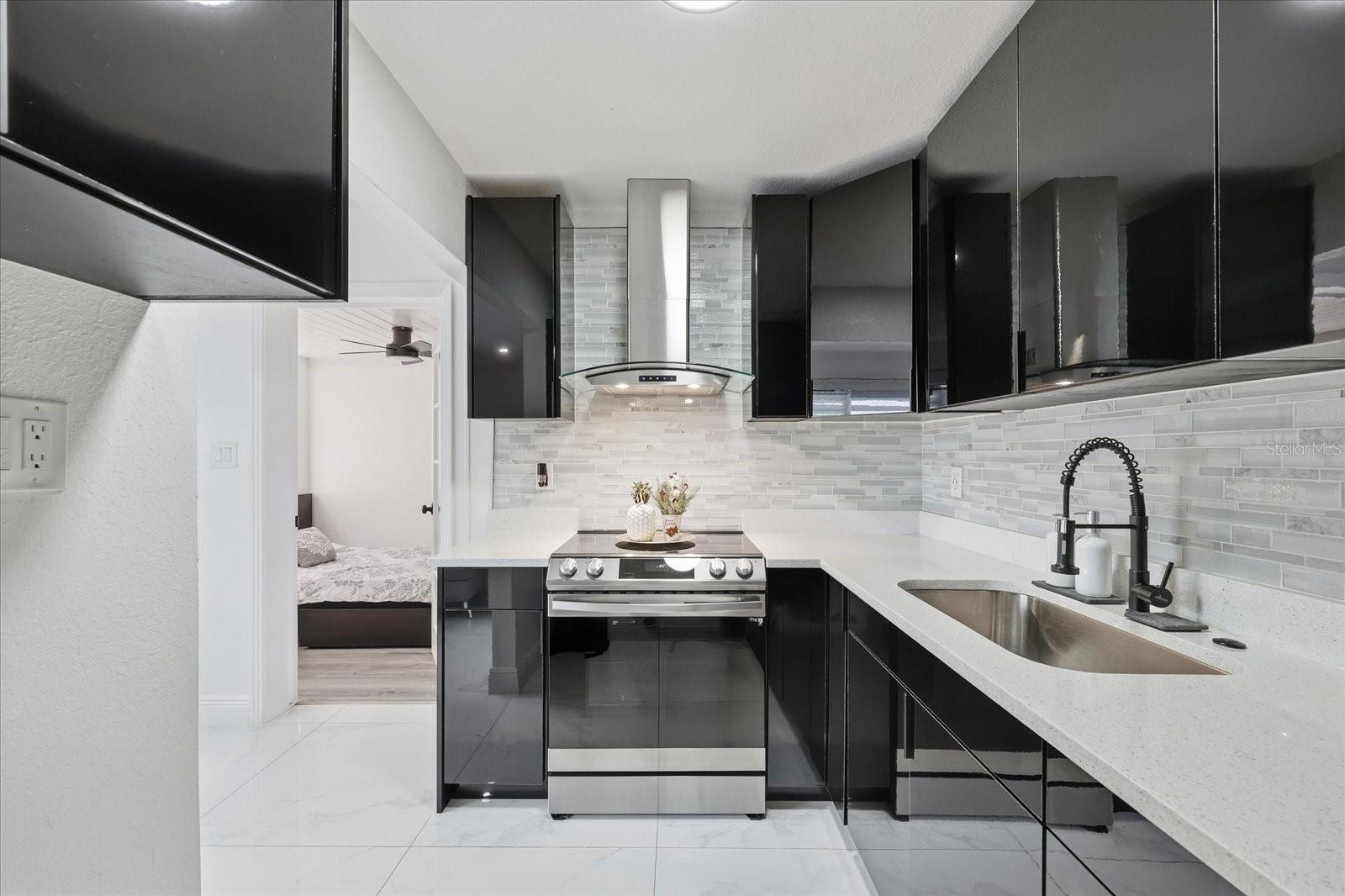 Image 5 of 26 For 2521 Minnehaha Street