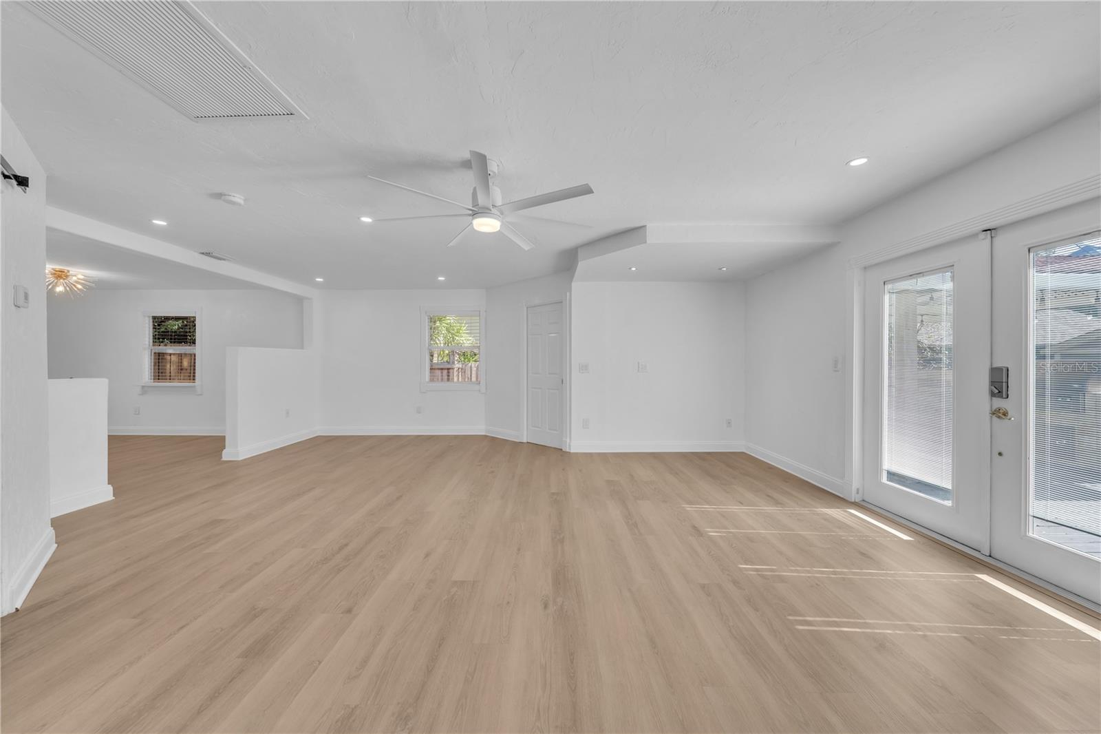 Image 18 of 45 For 314 Frances Avenue