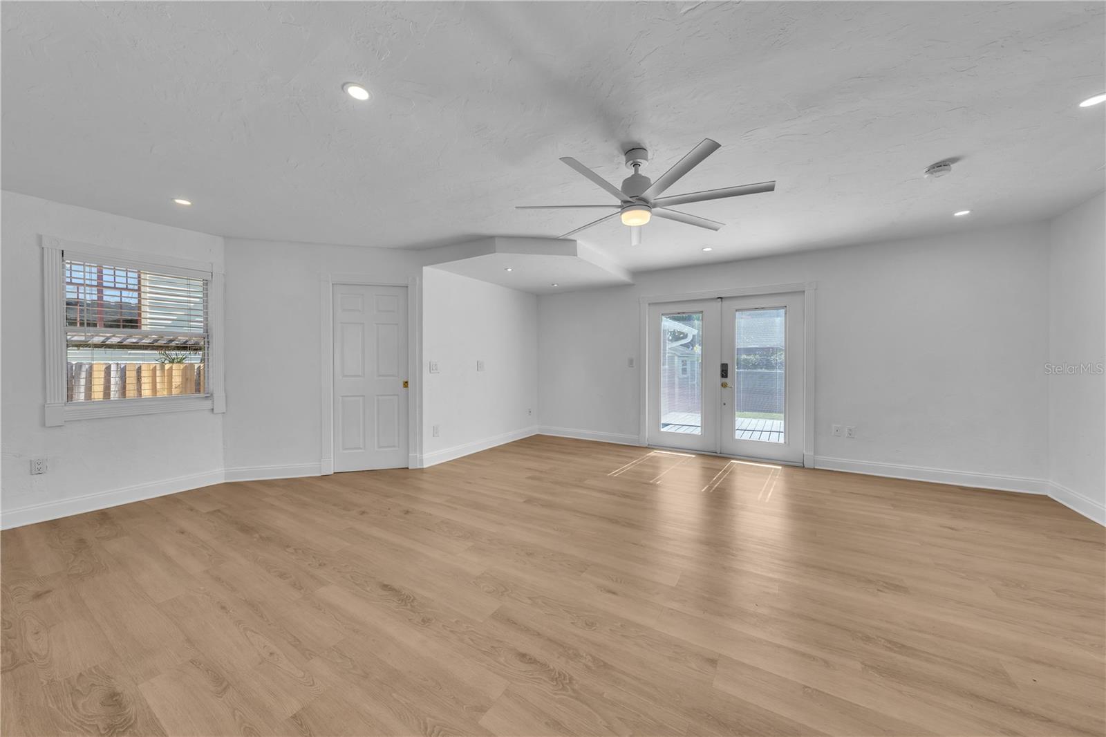 Image 20 of 45 For 314 Frances Avenue