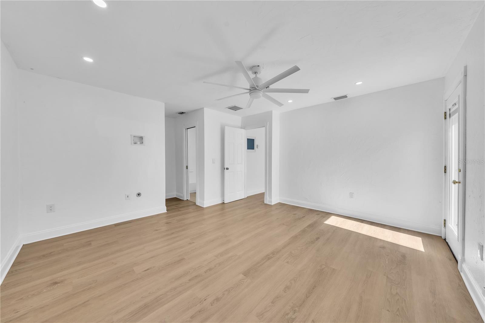 Image 24 of 45 For 314 Frances Avenue