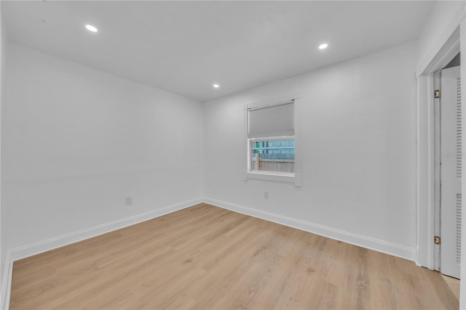 Image 29 of 45 For 314 Frances Avenue