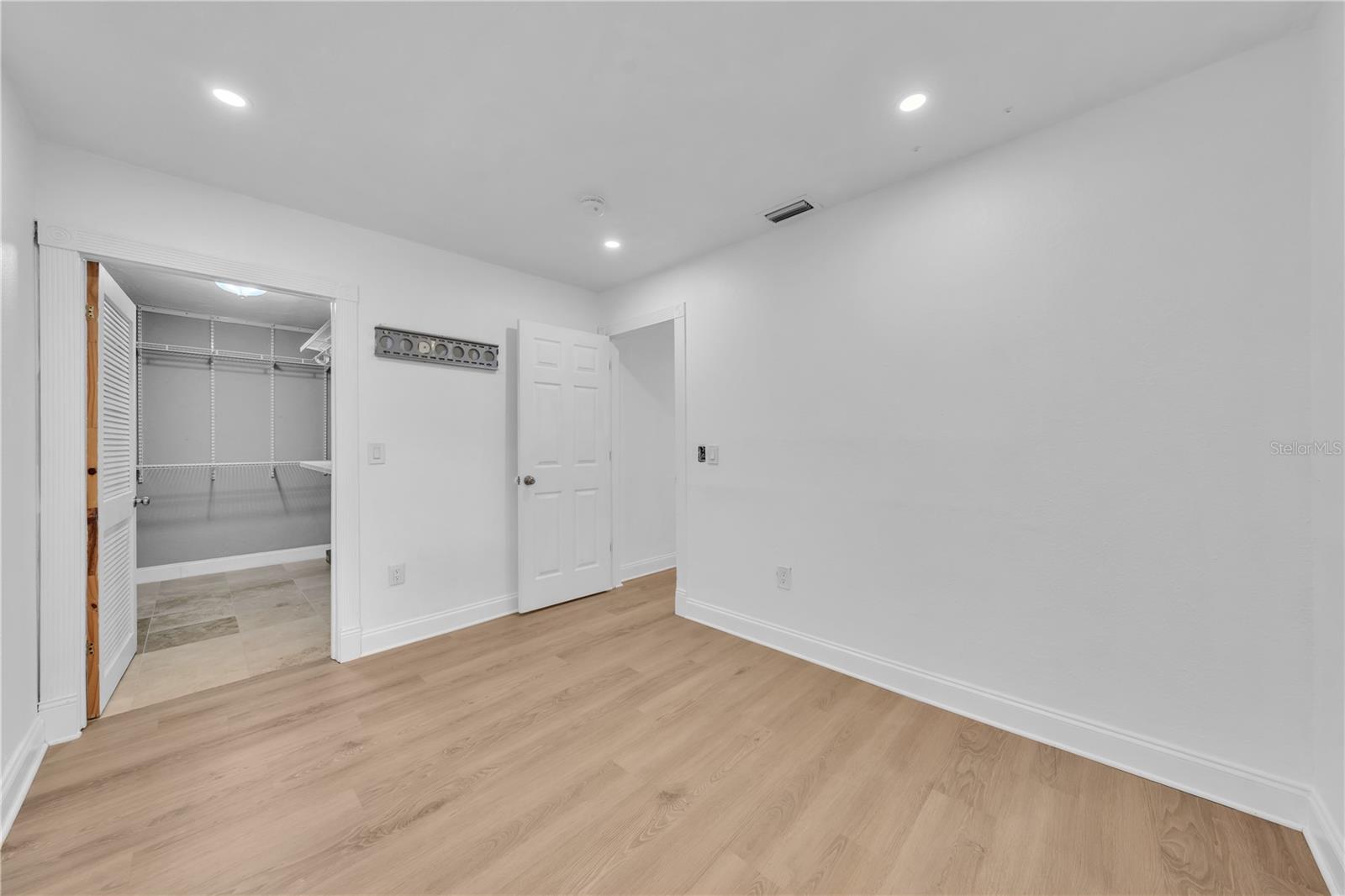 Image 31 of 45 For 314 Frances Avenue