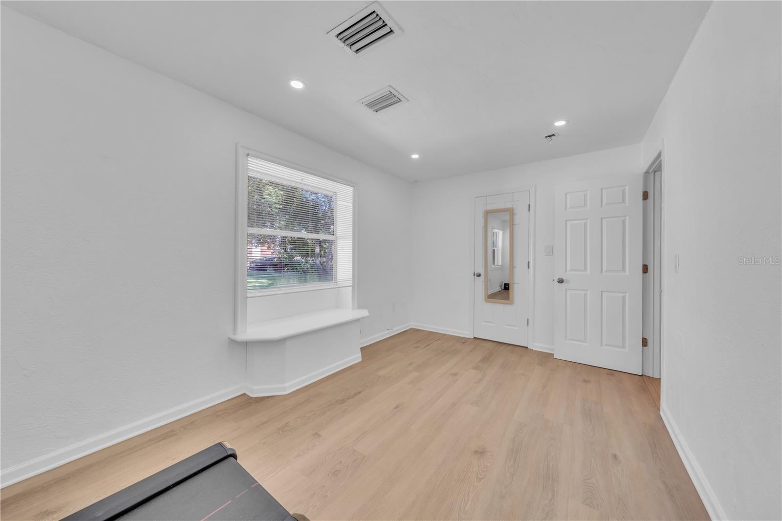 Image 35 of 45 For 314 Frances Avenue