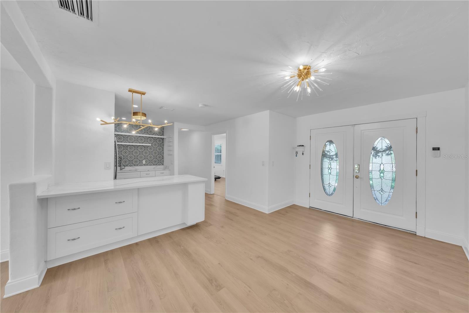 Image 8 of 45 For 314 Frances Avenue