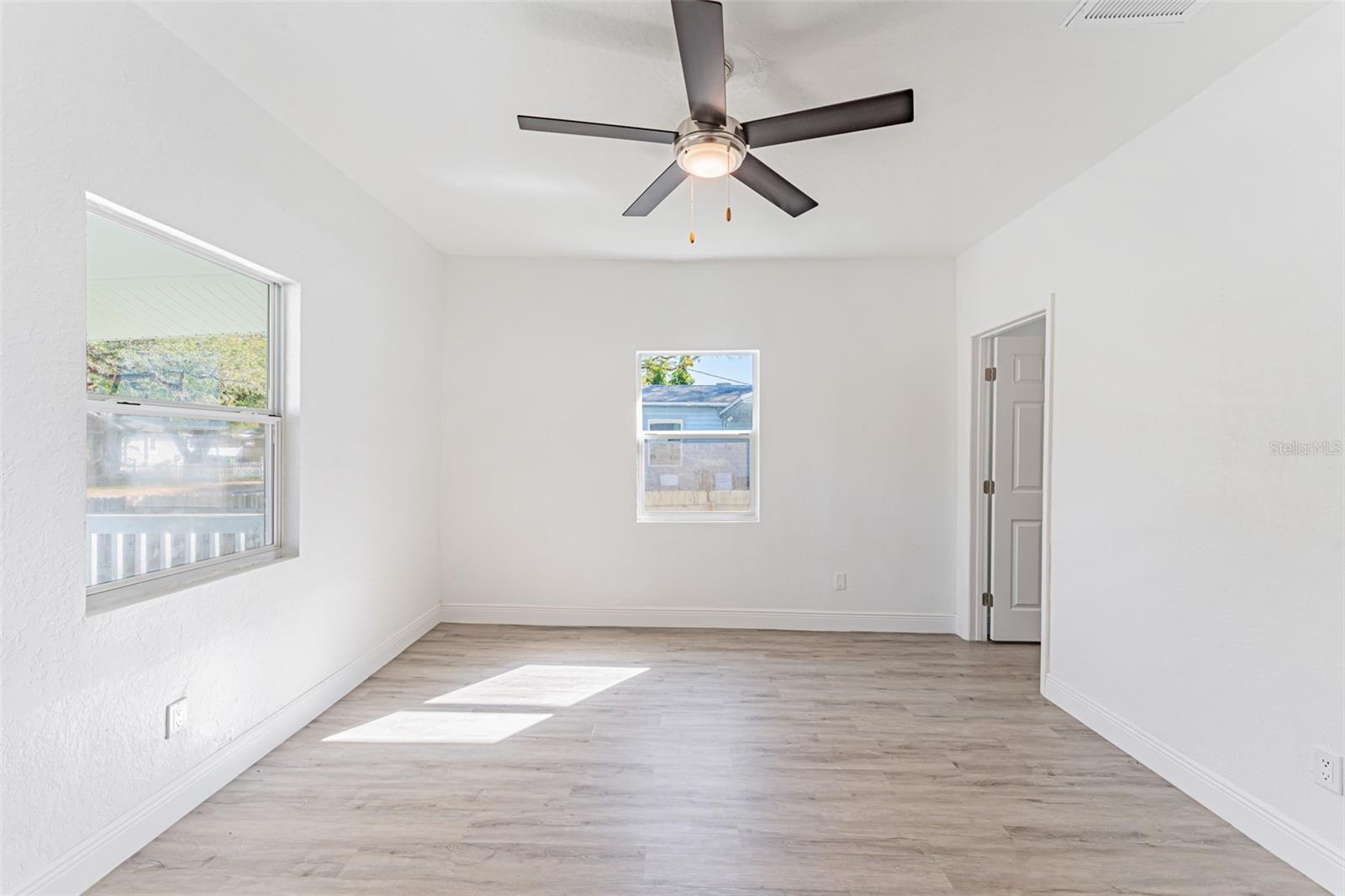 Image 16 of 46 For 1305 Osborne Avenue